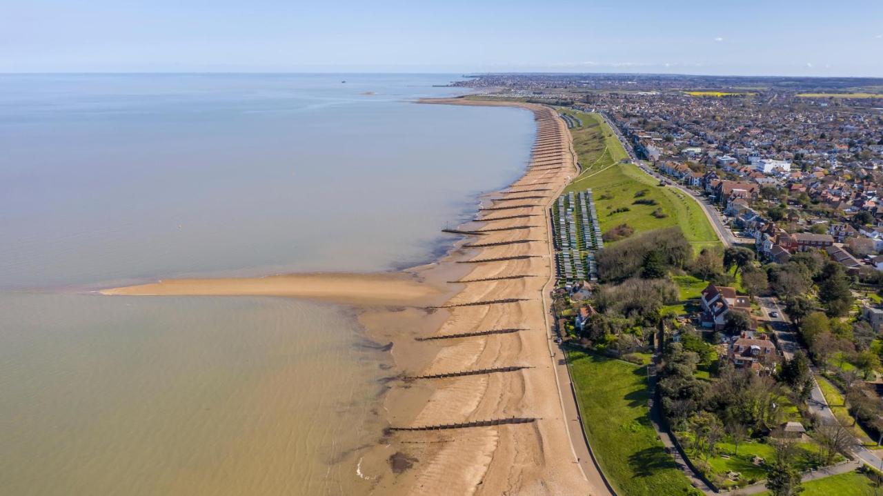 Luxury Caravan At Seaview Holiday Park In Kent Ref 47034Pb Уитстейбъл Екстериор снимка