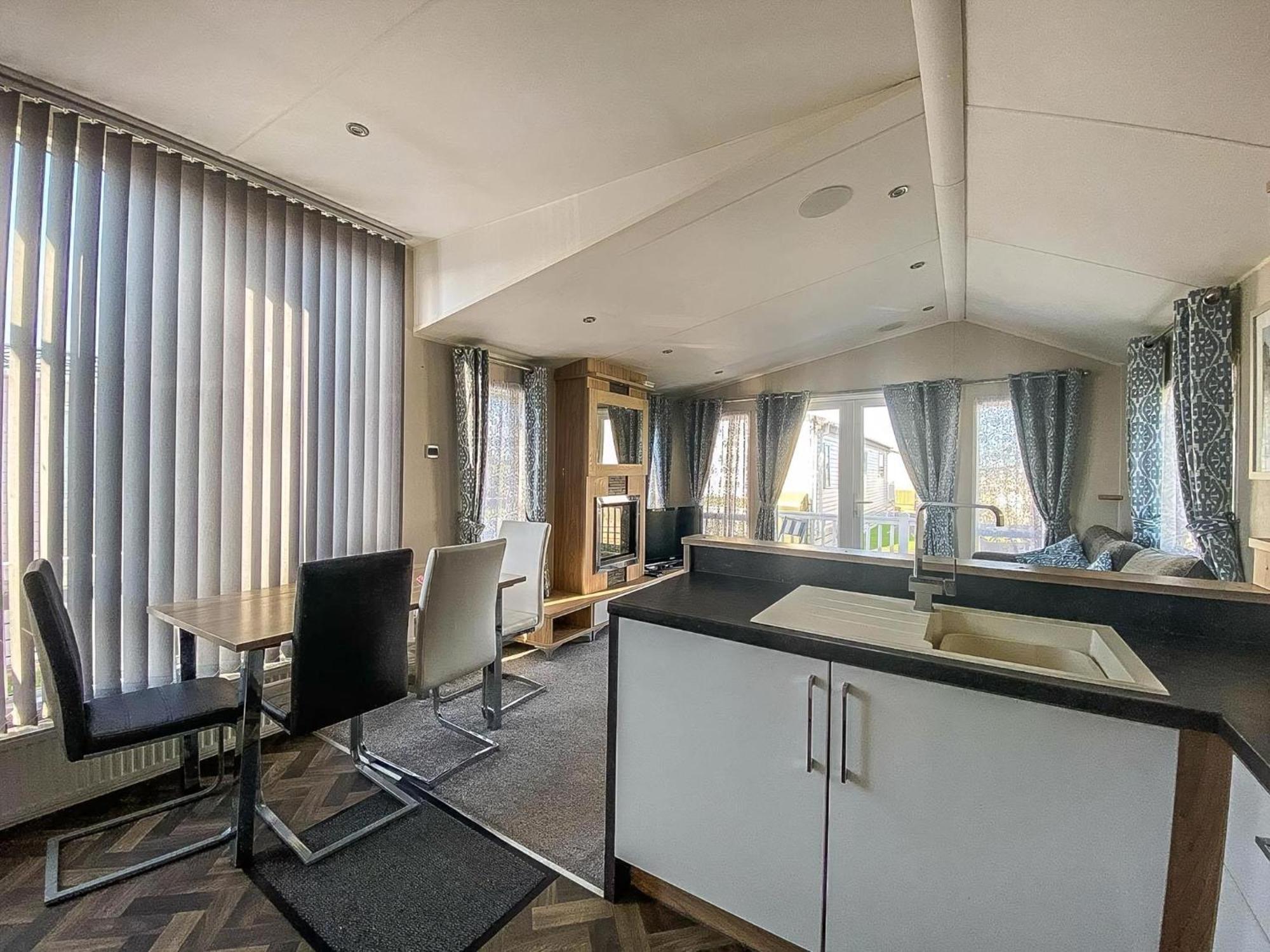Luxury Caravan At Seaview Holiday Park In Kent Ref 47034Pb Уитстейбъл Екстериор снимка