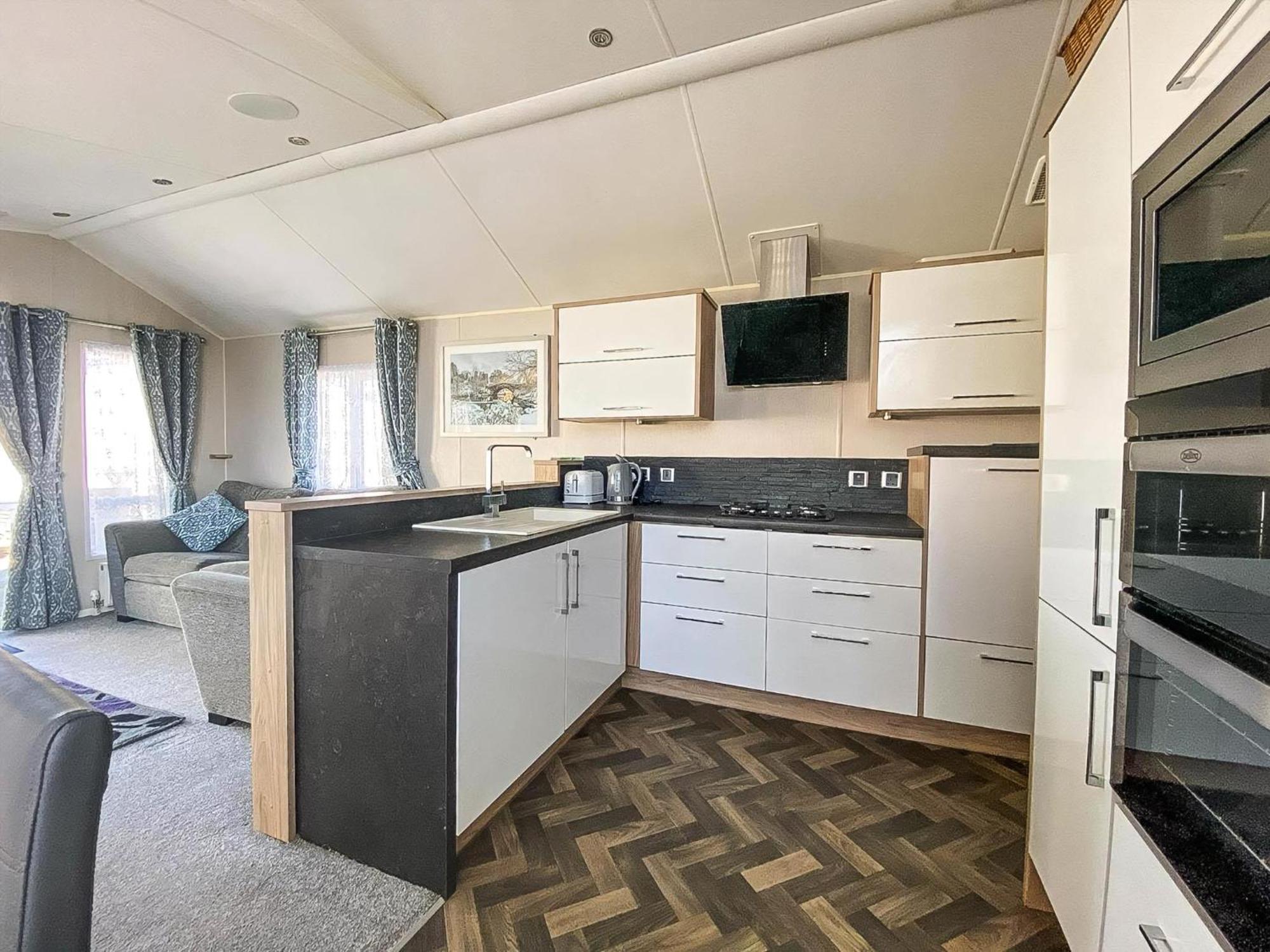 Luxury Caravan At Seaview Holiday Park In Kent Ref 47034Pb Уитстейбъл Екстериор снимка