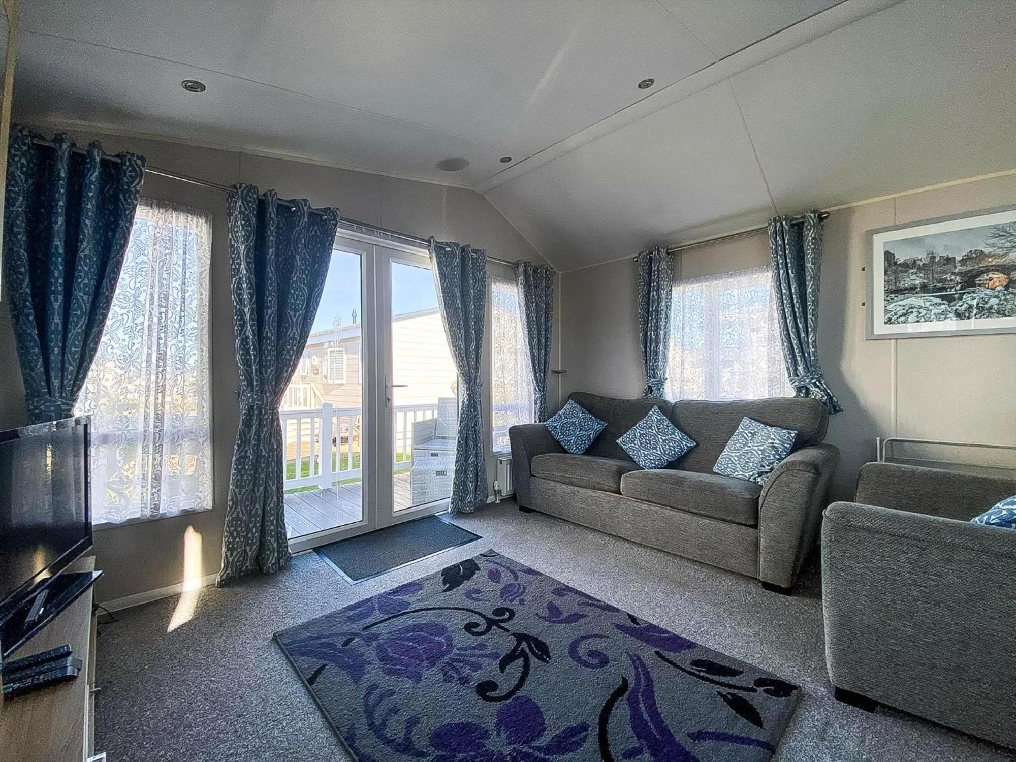 Luxury Caravan At Seaview Holiday Park In Kent Ref 47034Pb Уитстейбъл Екстериор снимка