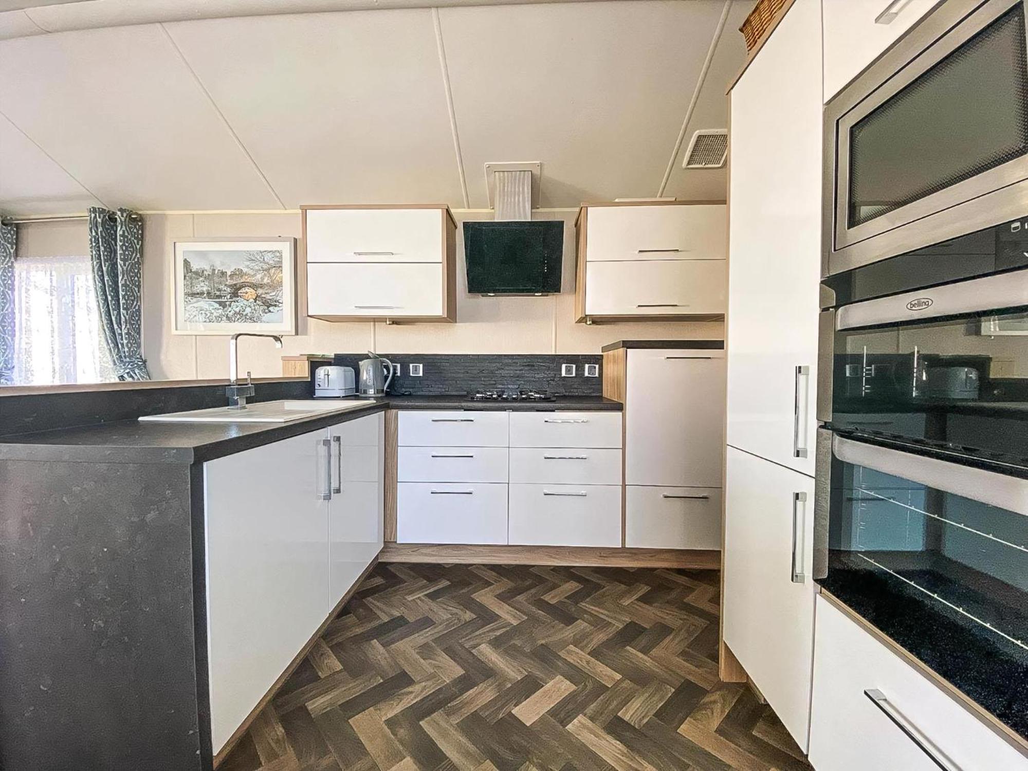 Luxury Caravan At Seaview Holiday Park In Kent Ref 47034Pb Уитстейбъл Екстериор снимка